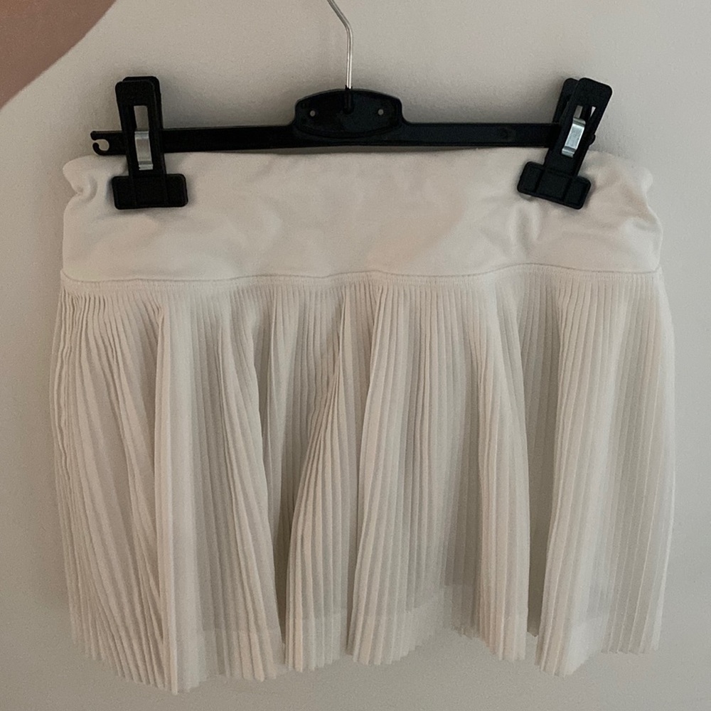White Lululemon pleated tennis skirt size 4